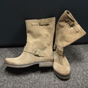 American eagle outfitters leather boots w/ buckles